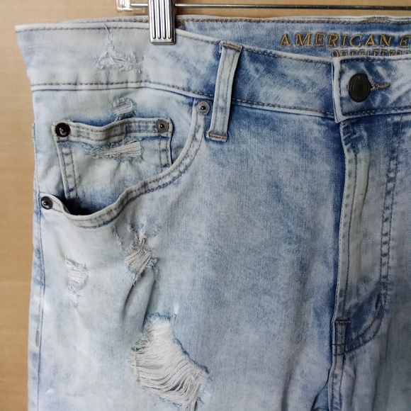 American Eagle Outfitters Ripped Style Light Wash Denim Jeans Extreme Flex - Picture 3 of 15